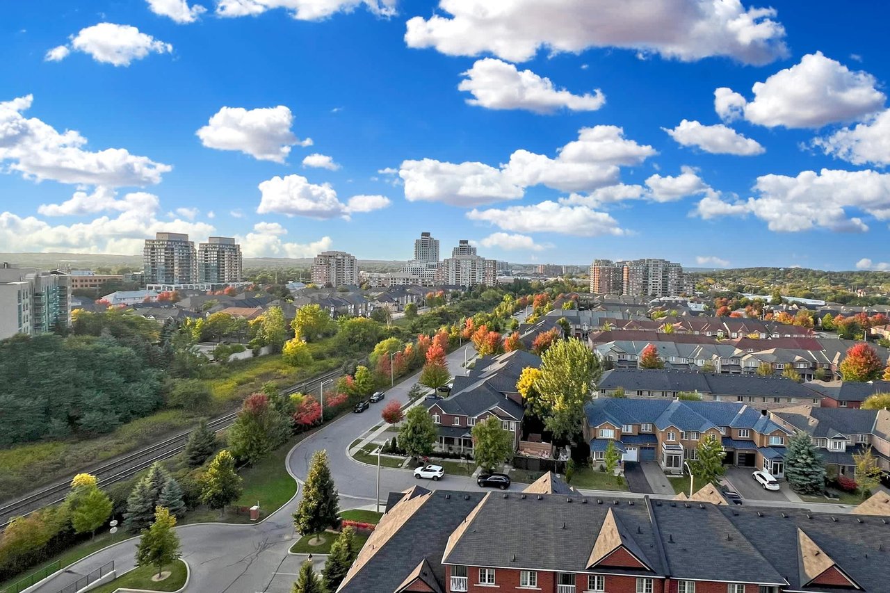 75 King William Cres Unit: LPH13