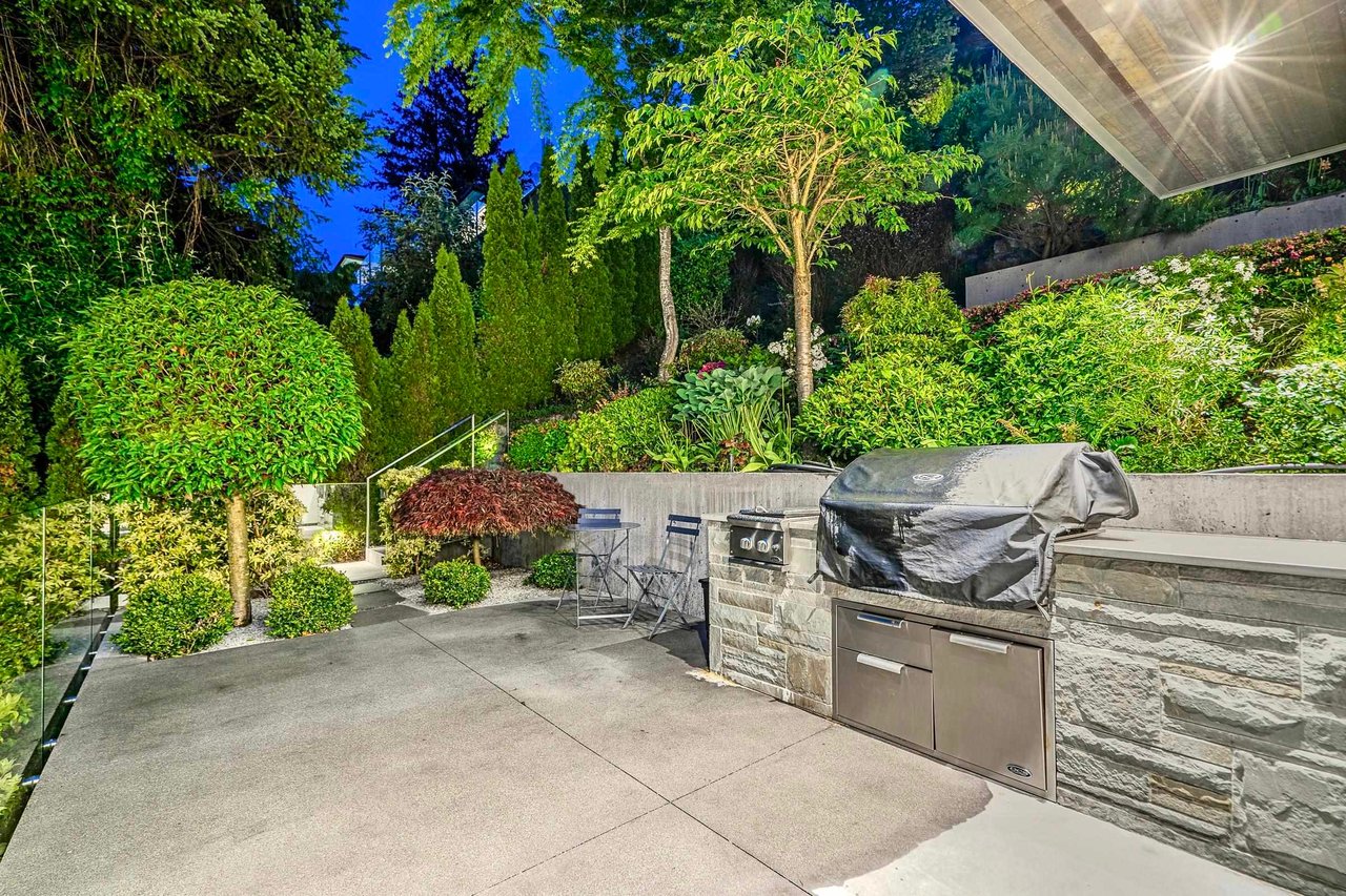 6255 St. Georges Cres