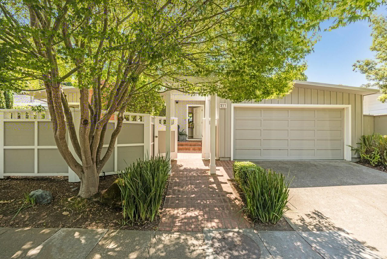 Charming Single Level Home on the Belvedere 'Flats'