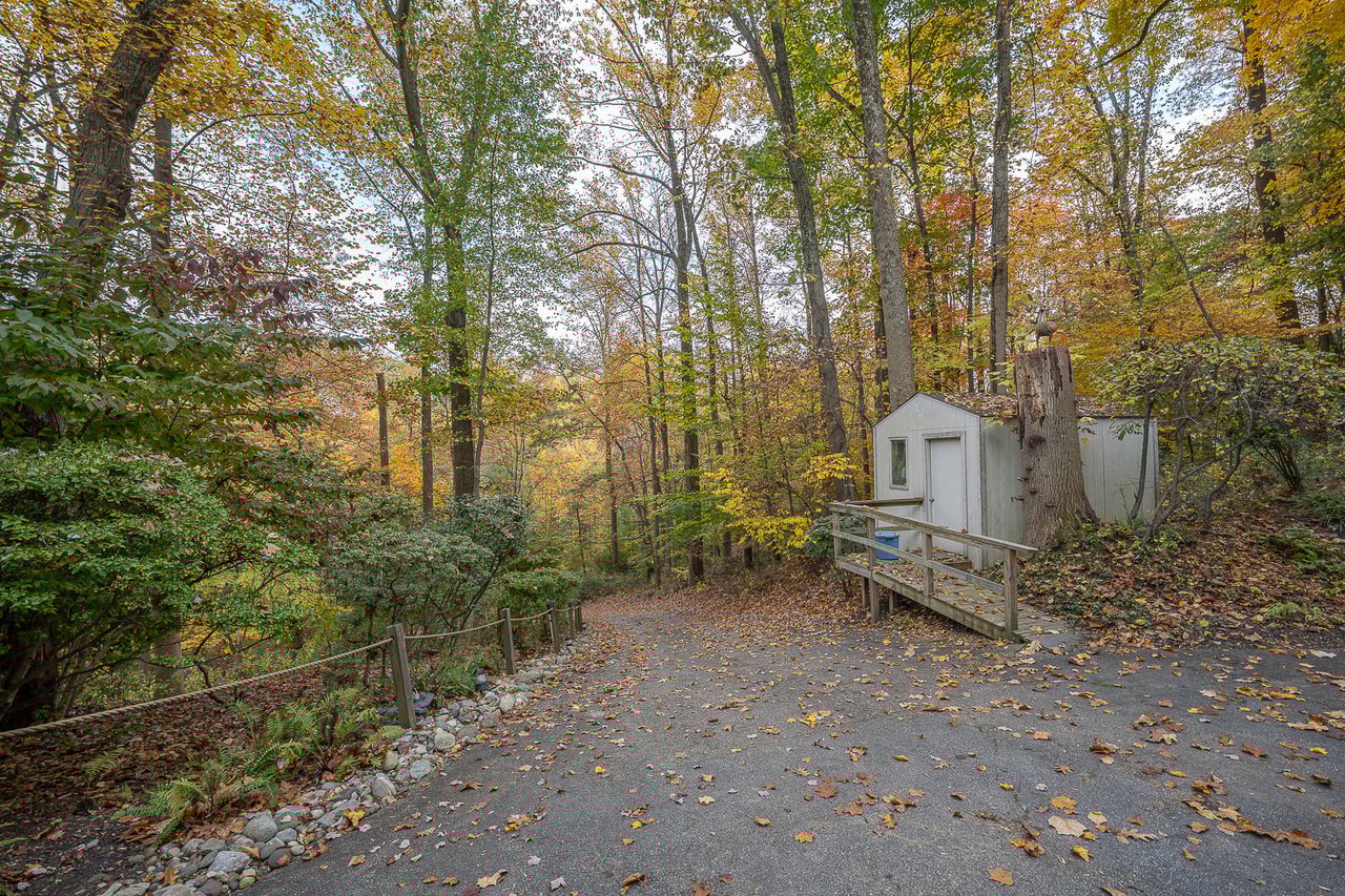 334 Malin Rd