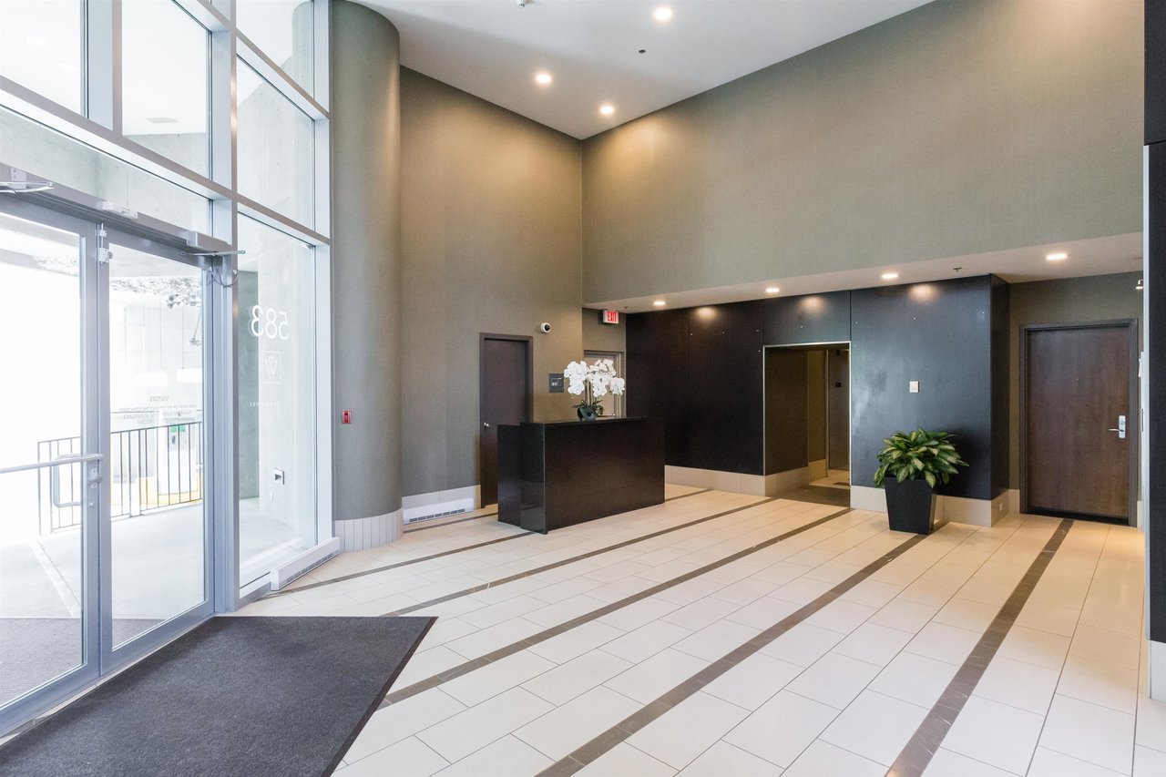 3302-583 Beach Cres