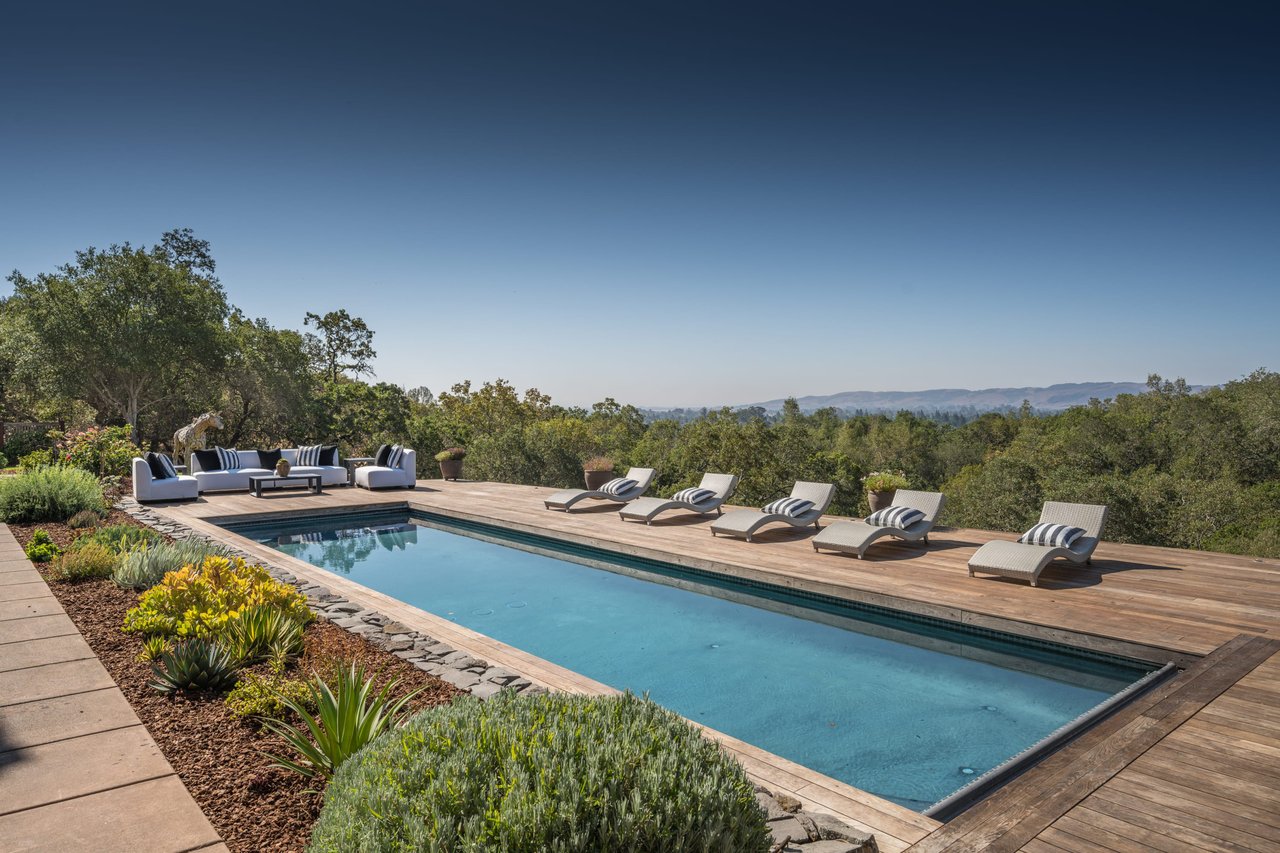 Quarry Hill Road, Sonoma