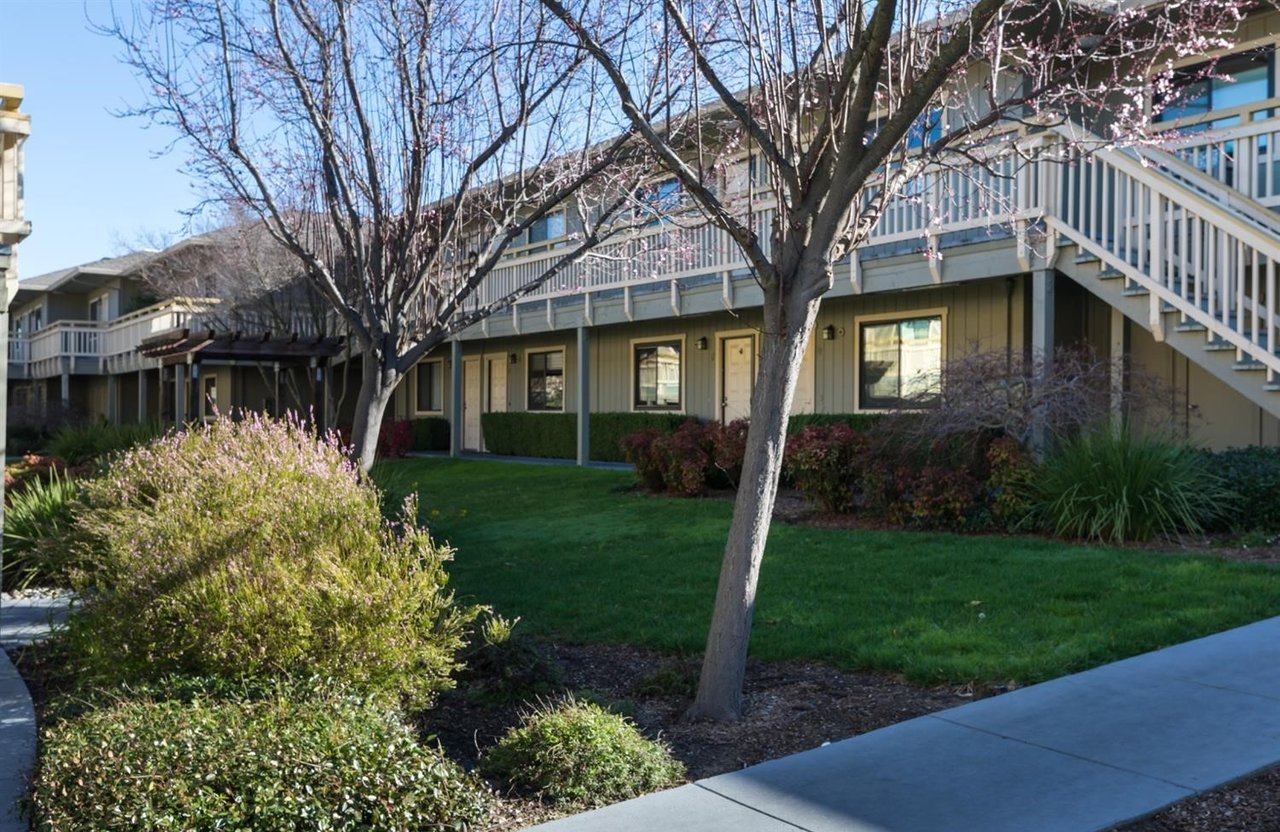 720 Petaluma Blvd S, #24