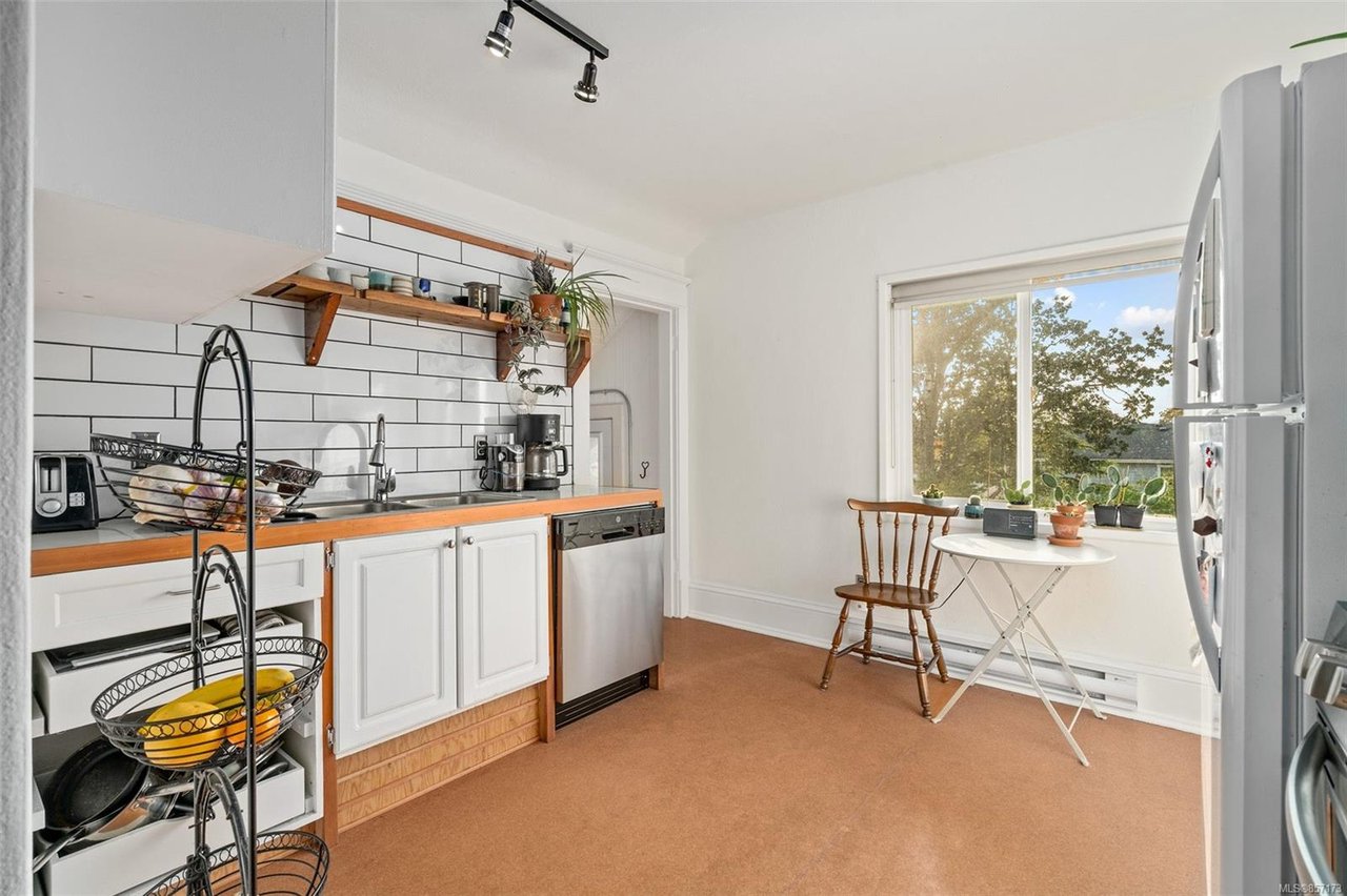 2632 Fernwood Rd