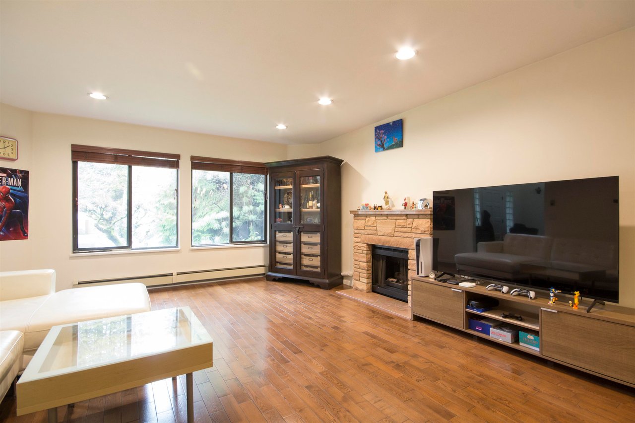 64 W 39th Ave