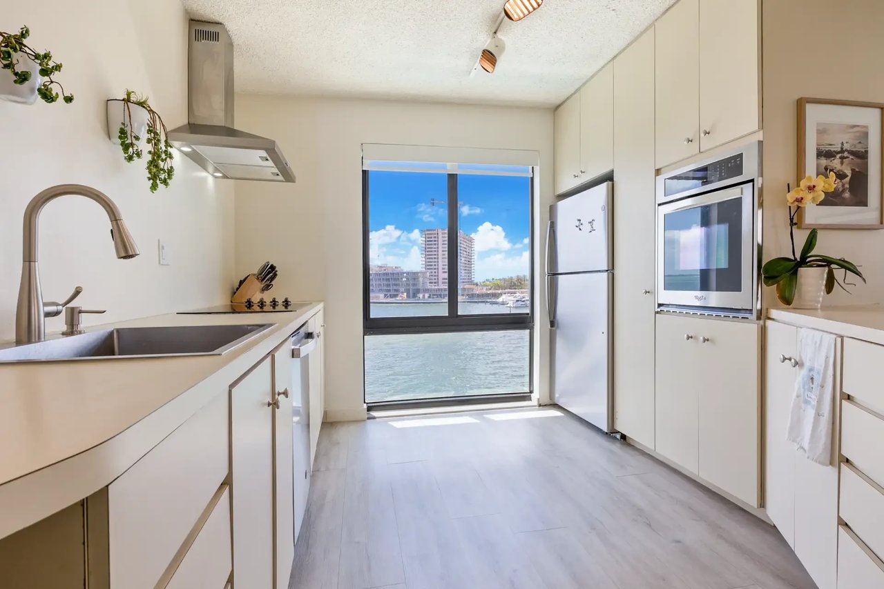 1600 S Bayshore Lane # 5B