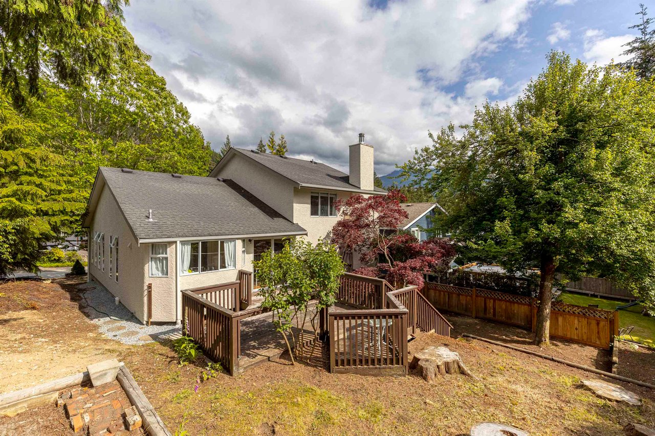 1037 Tobermory Wy