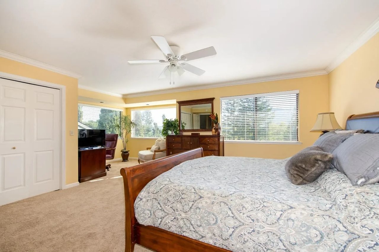 1 Bayview Ave #3