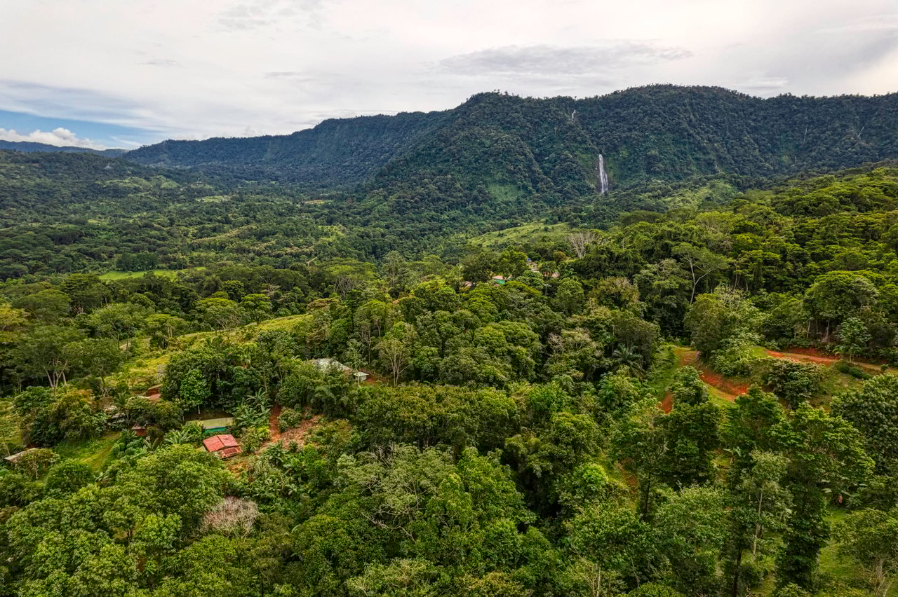 Private Mountain Property for your retirement with Ocean Views