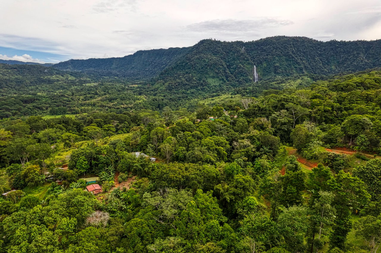 Private Mountain Property for your retirement with Ocean Views