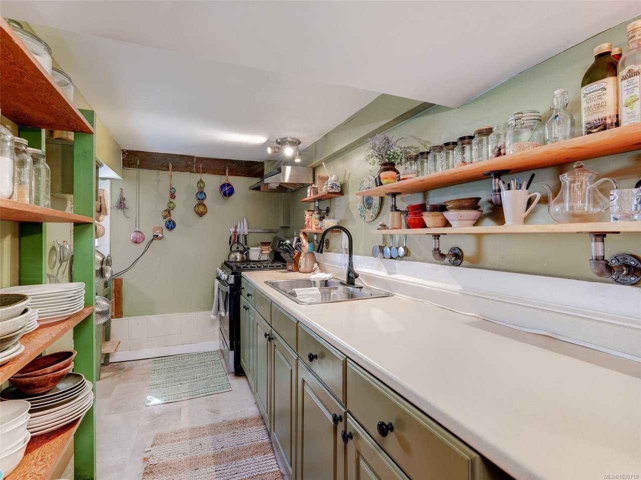 506 Gore St, Esquimalt