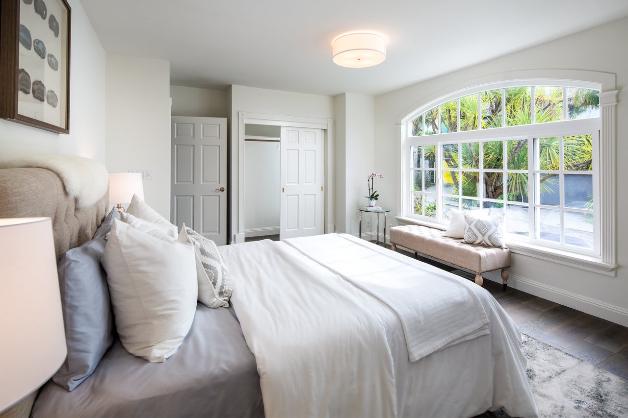 Commanding Views on Coveted Cumberland