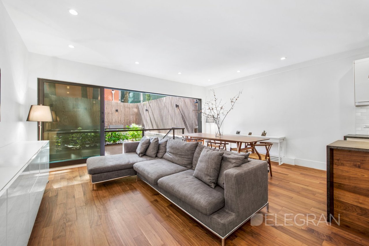 154 W 15TH ST