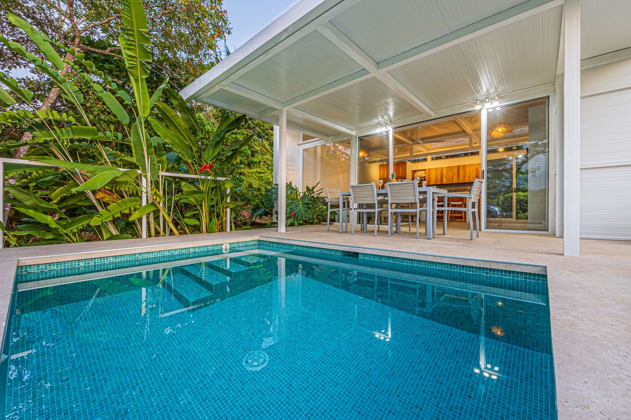 Casa Las Palmeras, Stunning Mountain and Ocean View Home