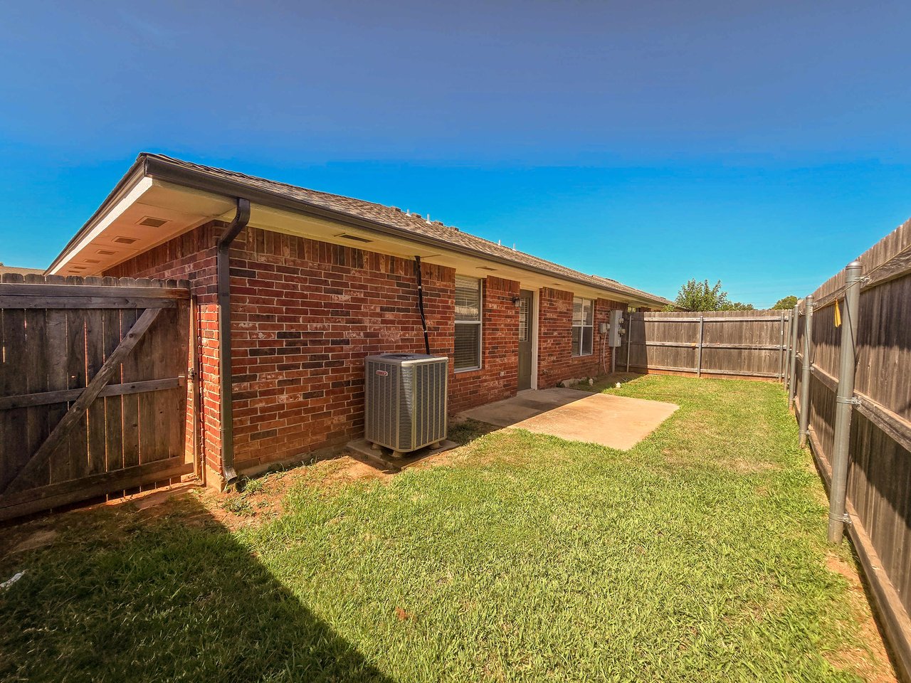 1252 Kingston Rd