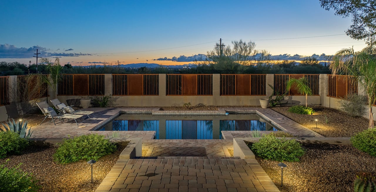 Located in the Desirable Flecha Caida Community