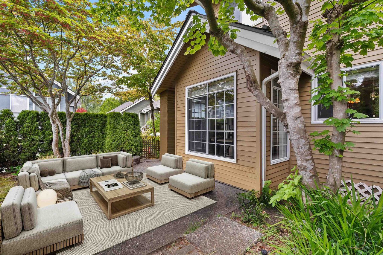 670 W 26th Ave