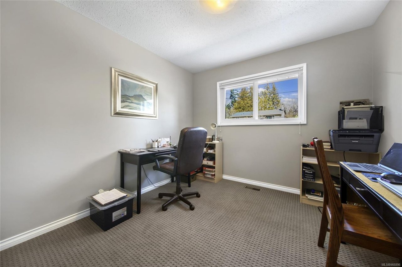 403 Dressler Rd