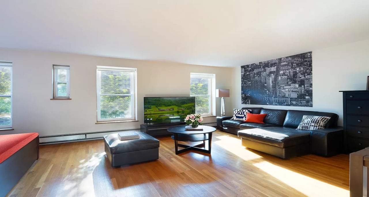 509 East 6th St. Unit: 4F