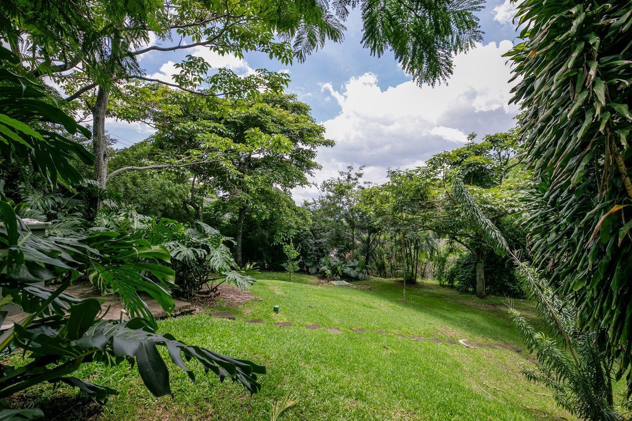 Private Garden Level Condo, Santa Ana, San Jose