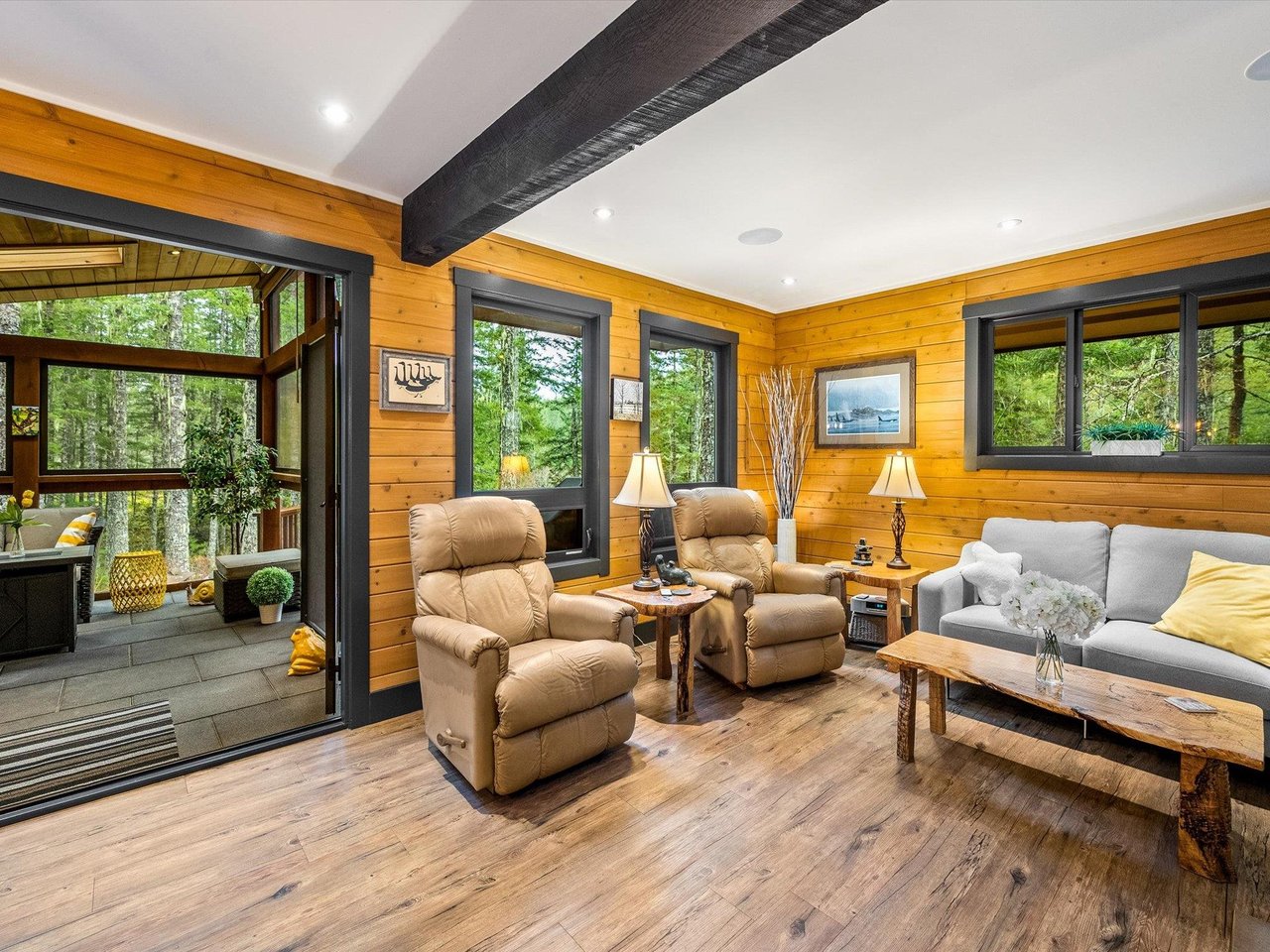 4 Ridge Dr