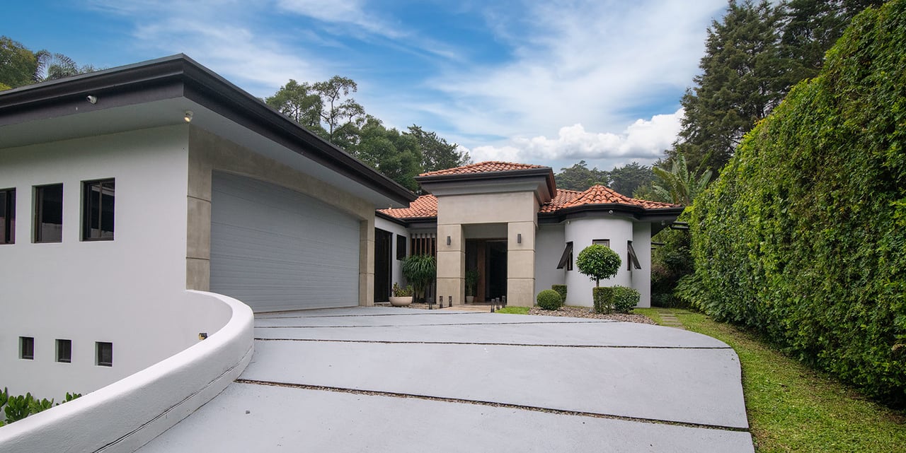 Contemporary Garden Home, Heredia