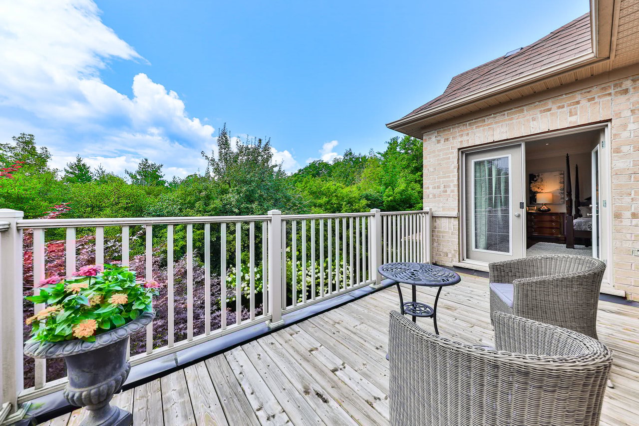 526 Hidden Trail, Oakville