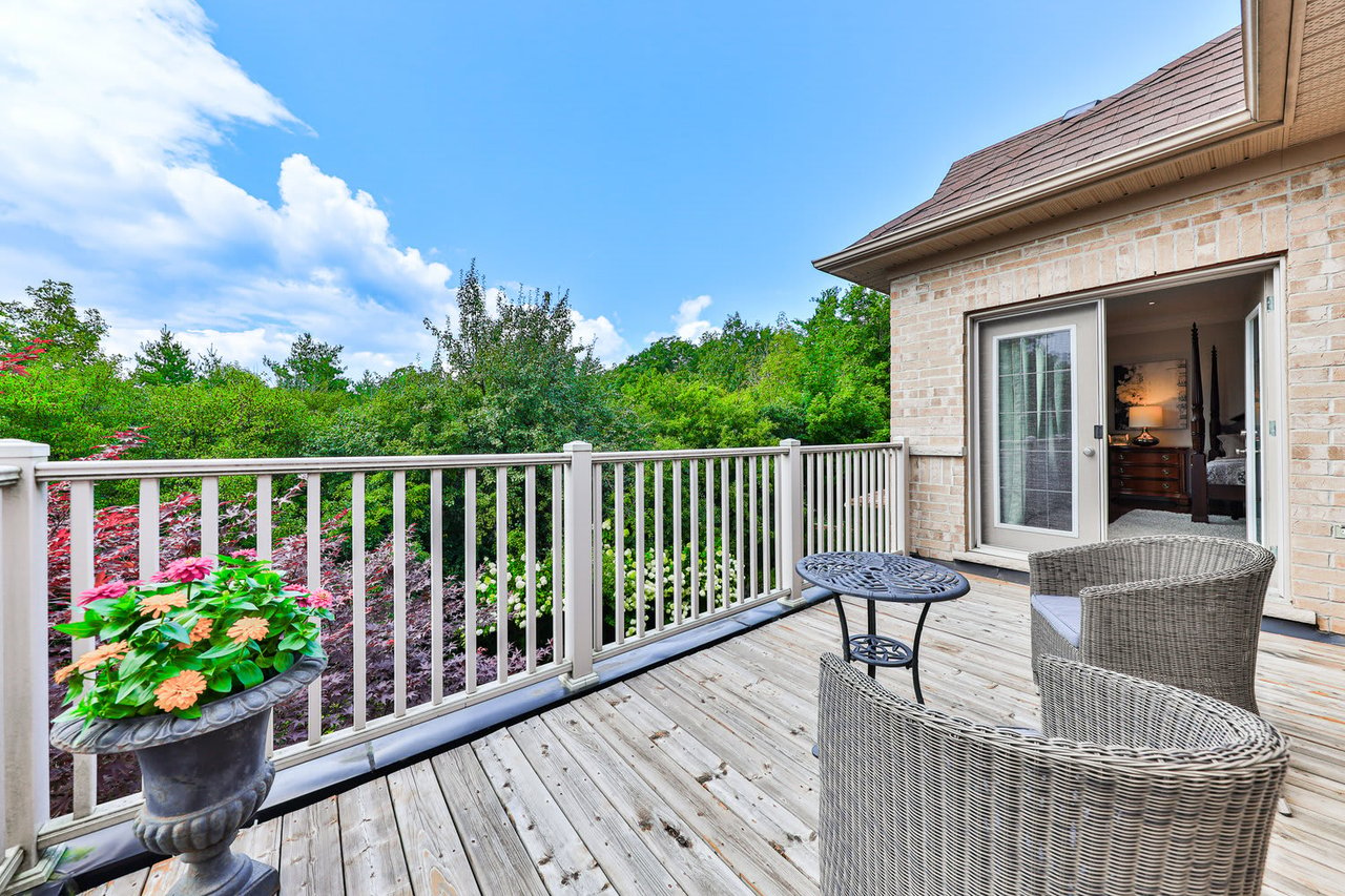 526 Hidden Trail, Oakville