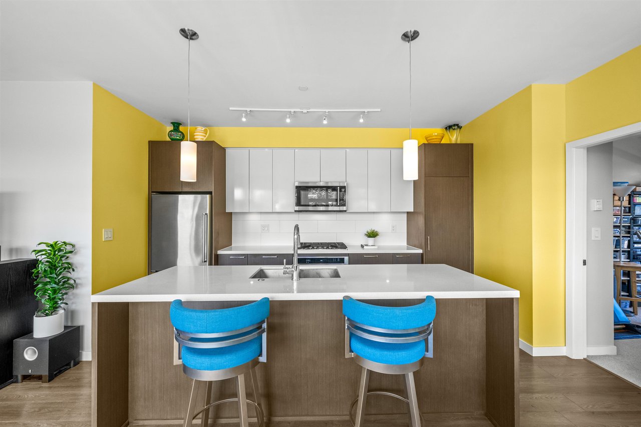 311-28 E Royal Ave