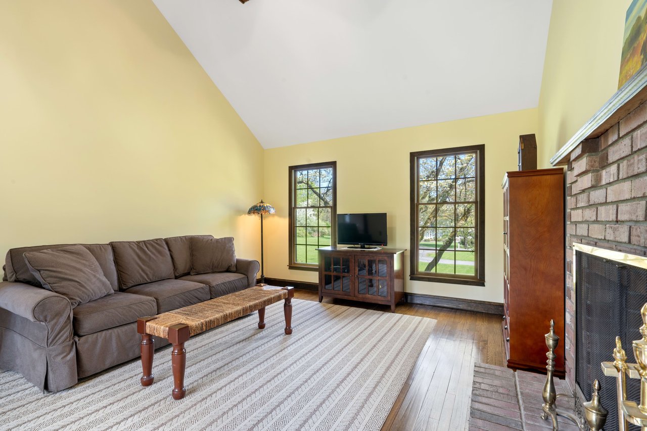 21 Apple Tree Rd