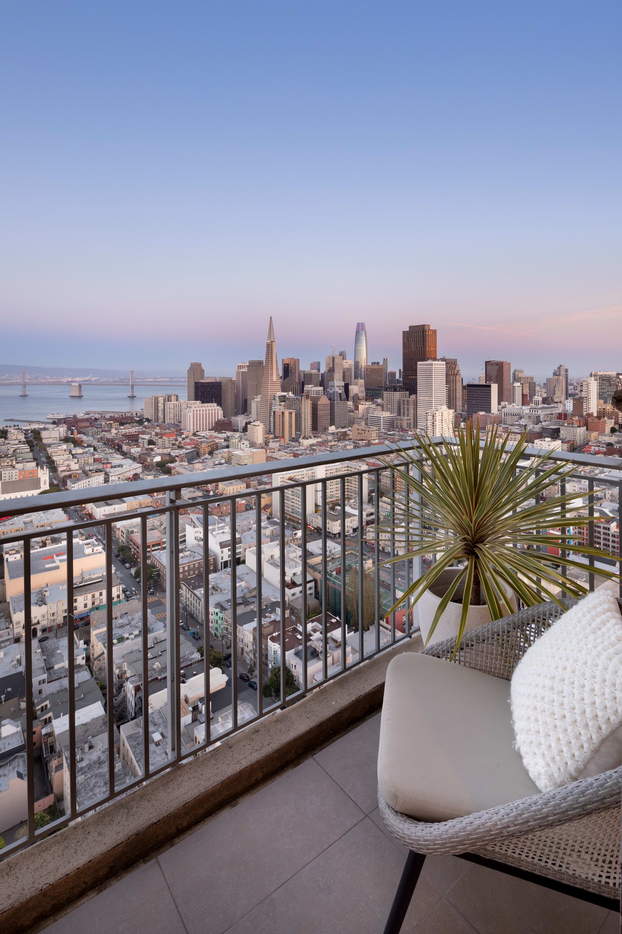 "As New" Contemporary View Apartment