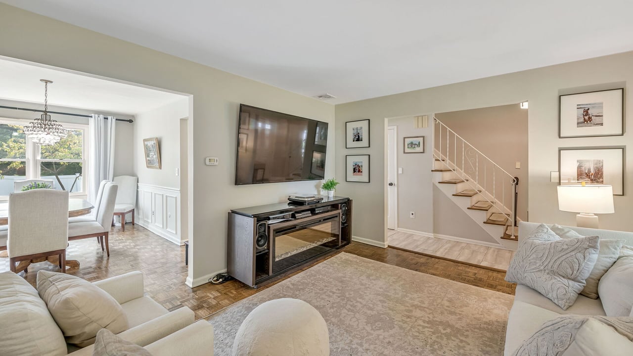 Paramus Colonial