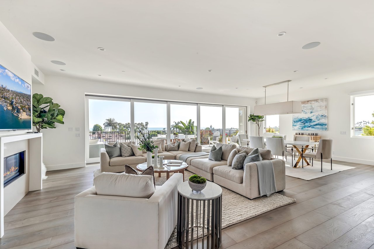 448 Serra Drive