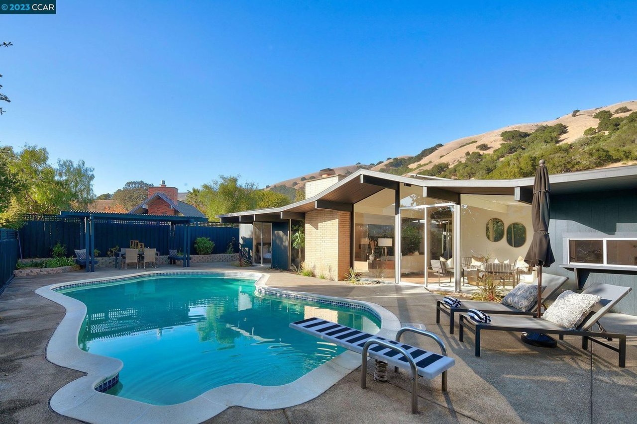 85 Mt Lassen Drive, San Rafael