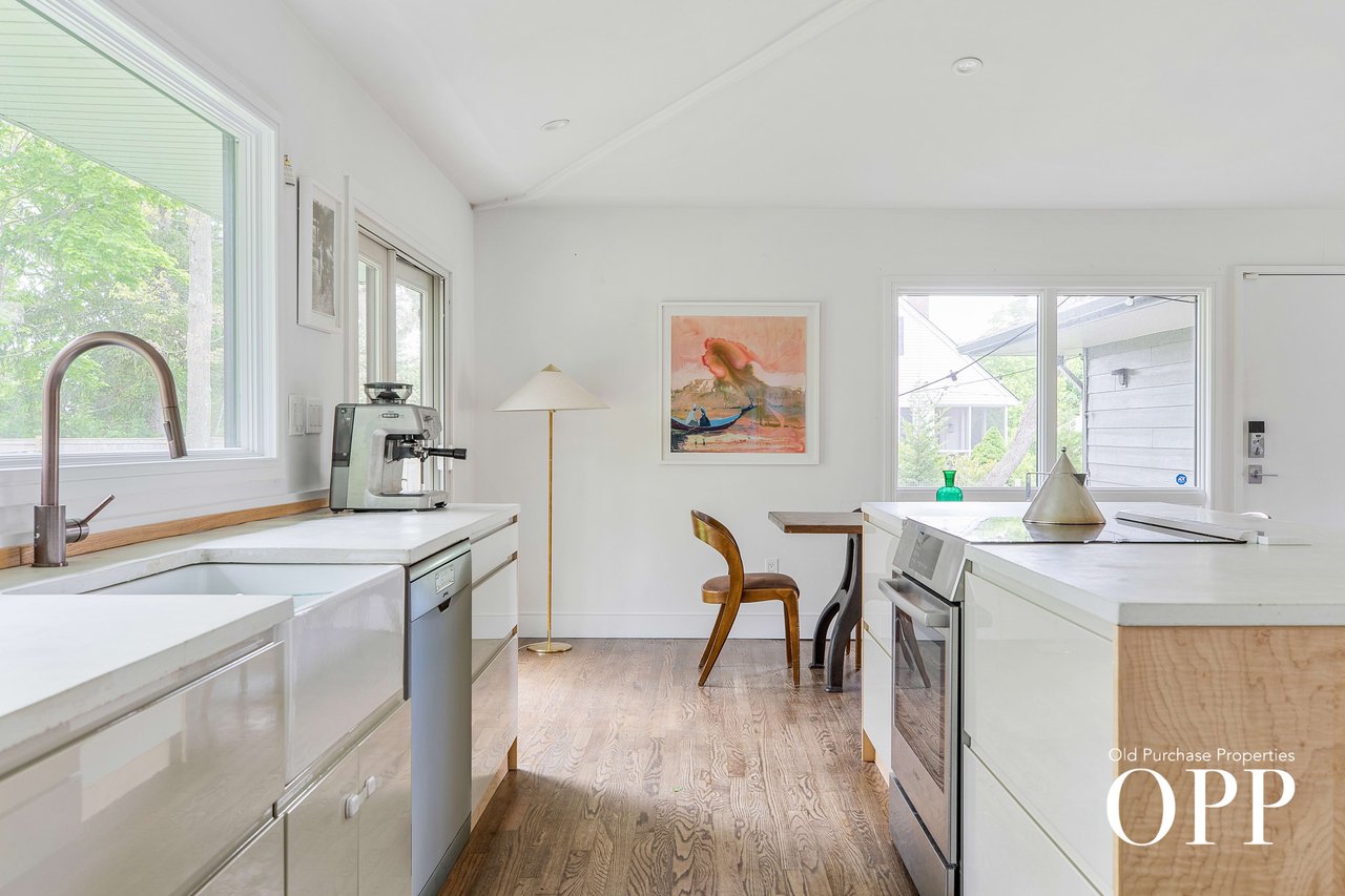 HIGHEST SALE ON HIGHVIEW BOULEVARD