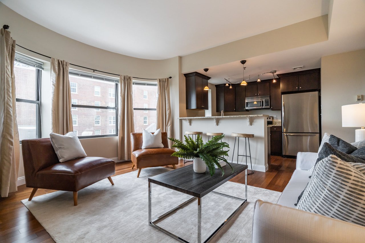 636 Beacon Street, Unit 606