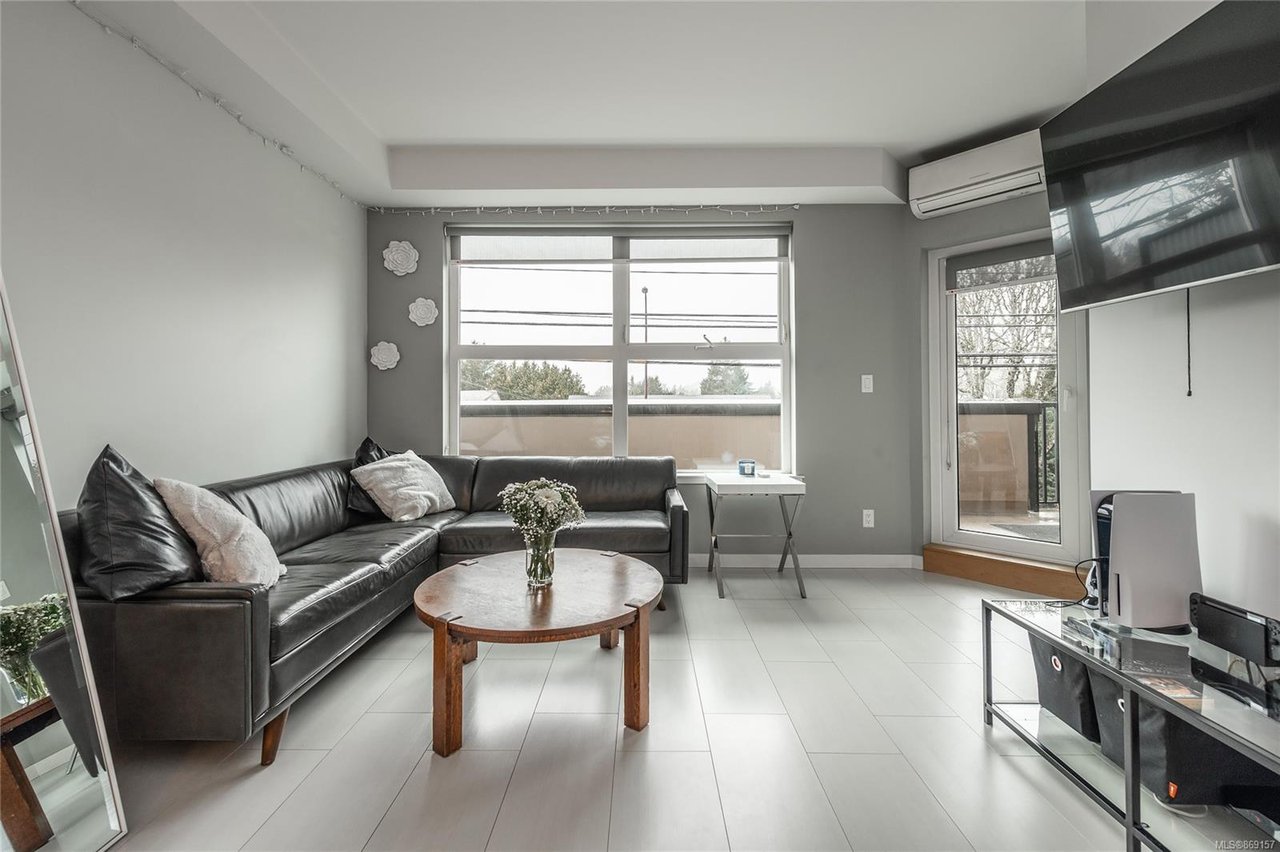 222-2871 Jacklin Rd