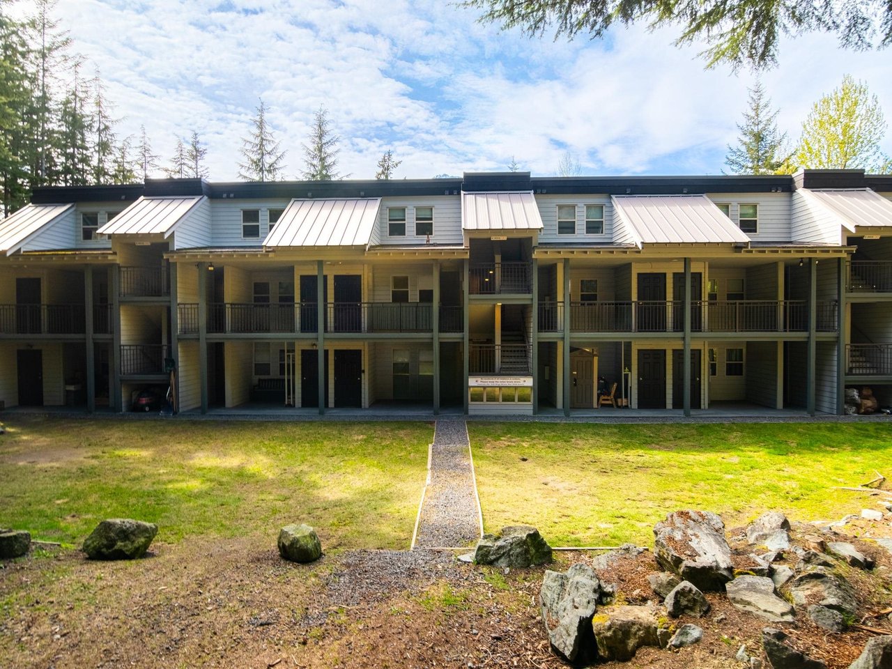 6-2201 Eva Lake Rd