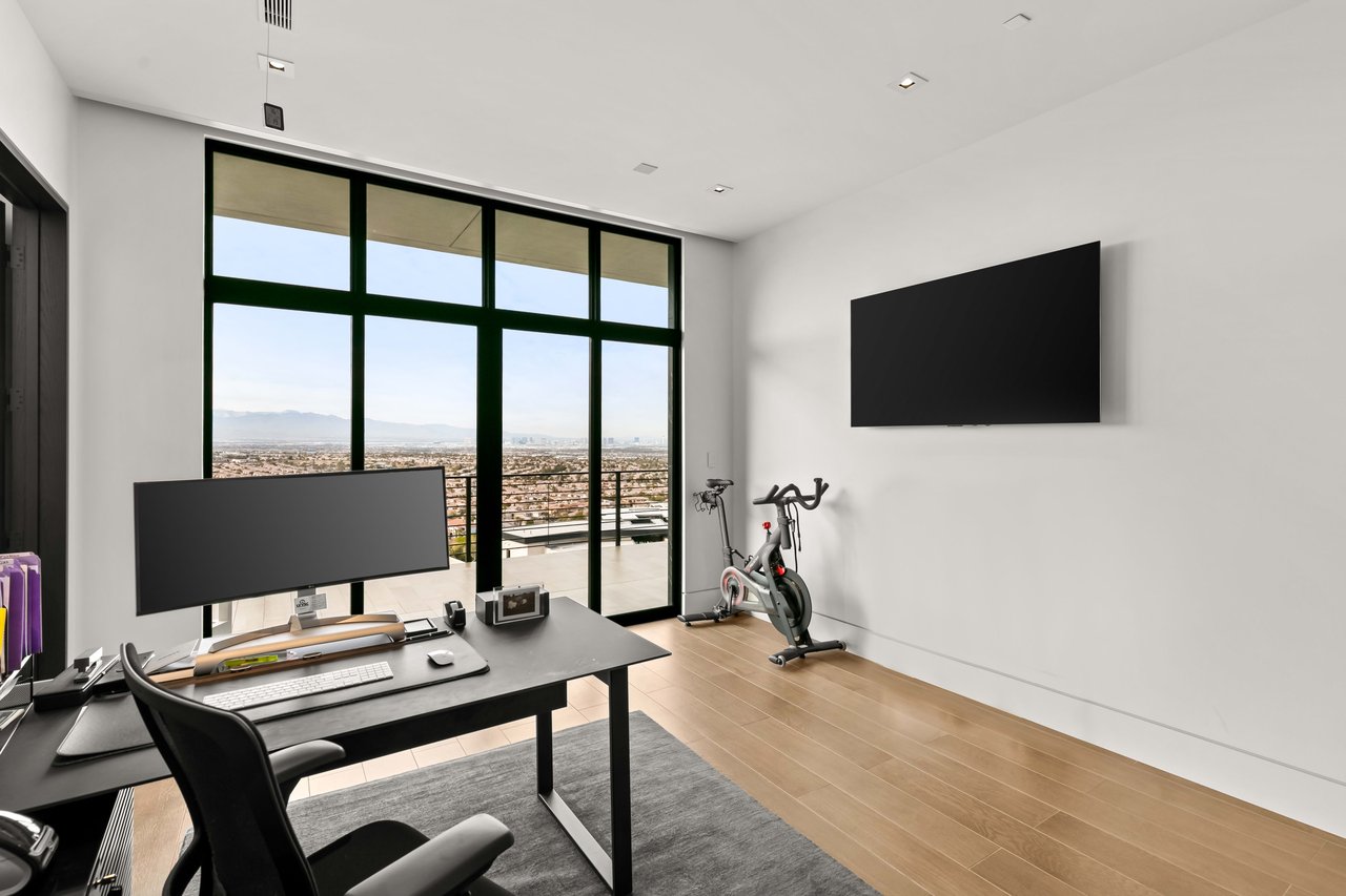 9 Boulderback Drive 