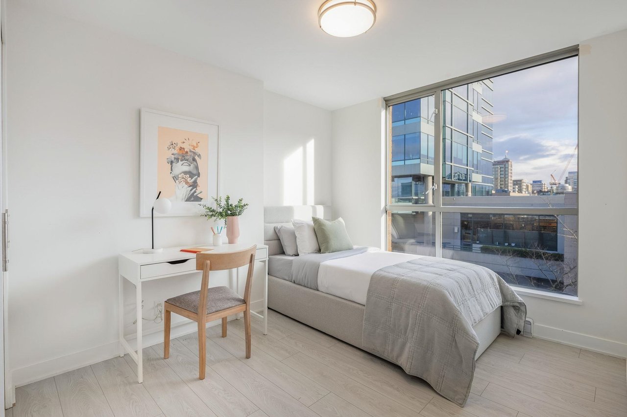 406-1575 W 10th Ave