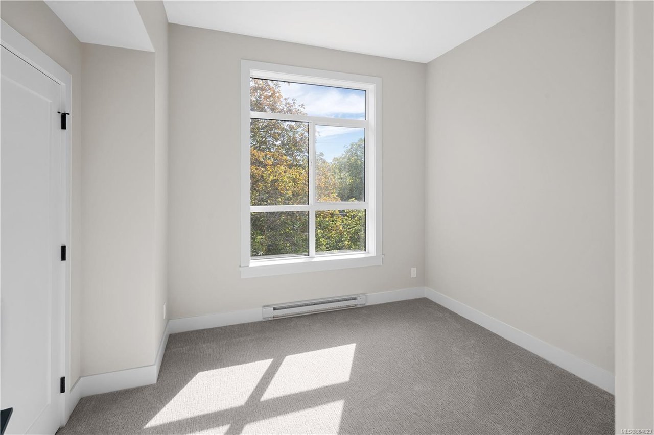 2708 Graham St, Victoria