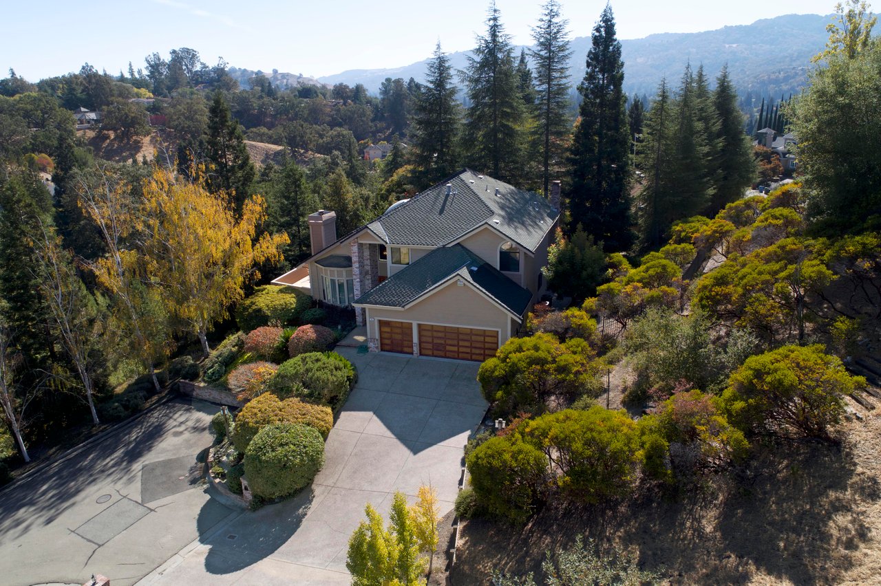 Fantastic Opportunity to buy in Alamo!
