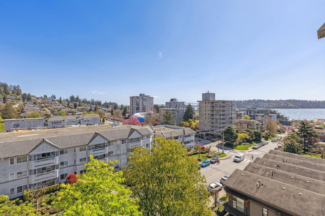 803-1412 Esquimalt Ave