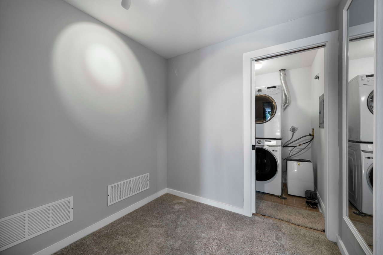 1041 SAINT GREGORY STREET #4
