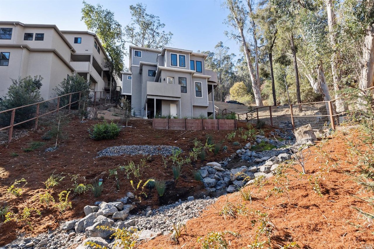 94 Fair Drive