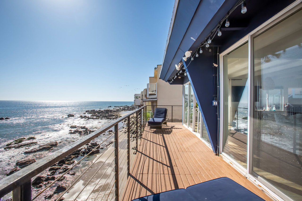 MALIBU BEACH HOUSE 50