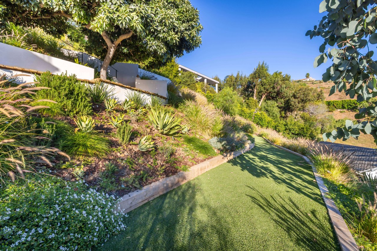 Malibu Hideaway w Ocean View, Hot Tub & Fire Pit