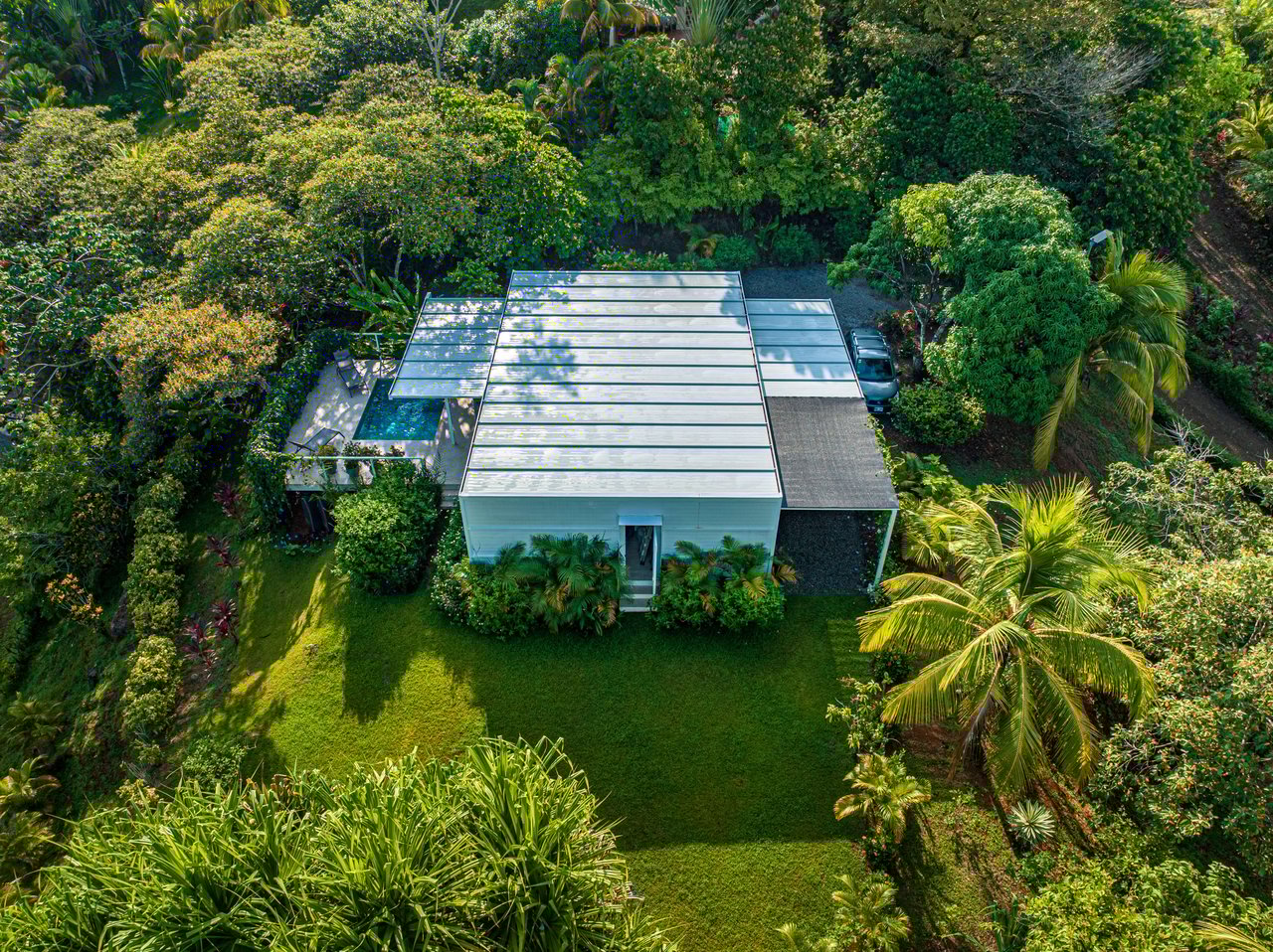 Casa Las Palmeras, Stunning Mountain and Ocean View Home