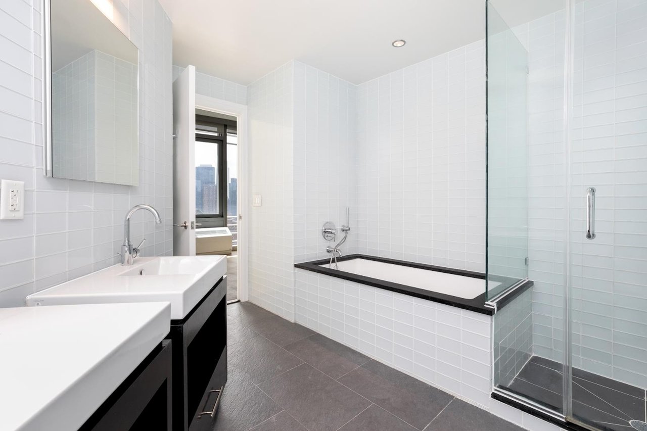 550 West 54th Street, Apt 25X