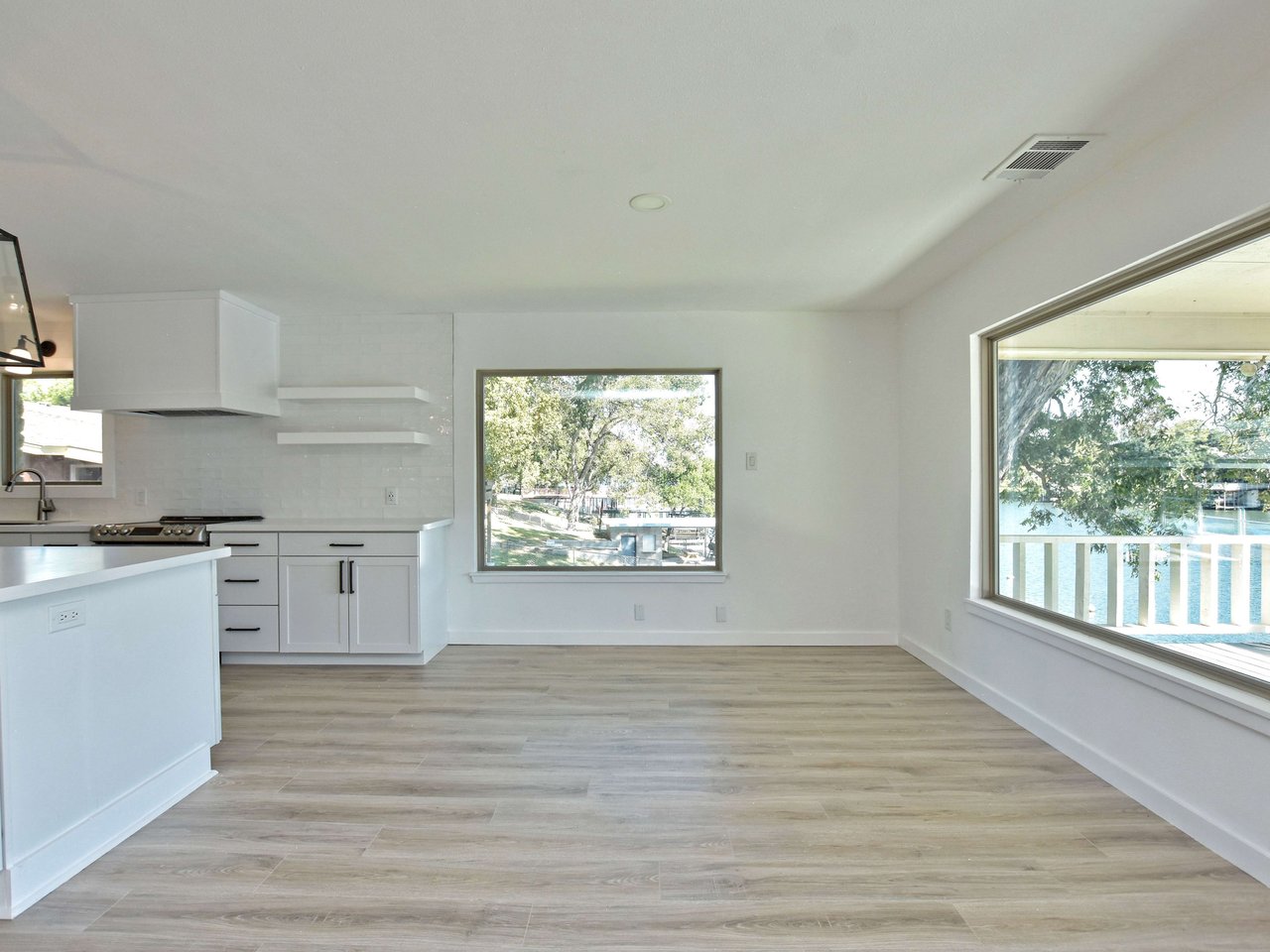 2642 Williams Lakeshore